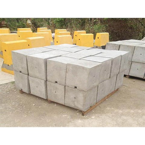 混凝土光伏墩在暴雨等惡劣天氣下，如何避免因水流沖擊導(dǎo)致接口松脫？